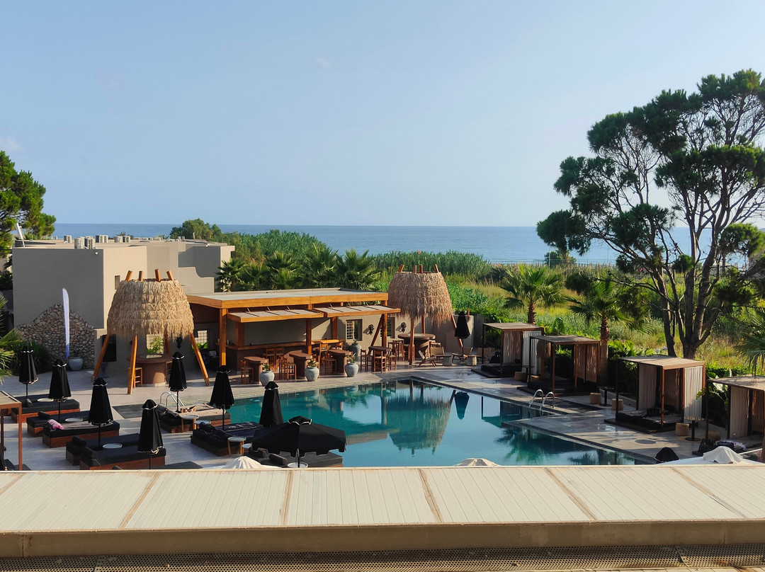 艾利罗斯海滨诗歌酒店主图