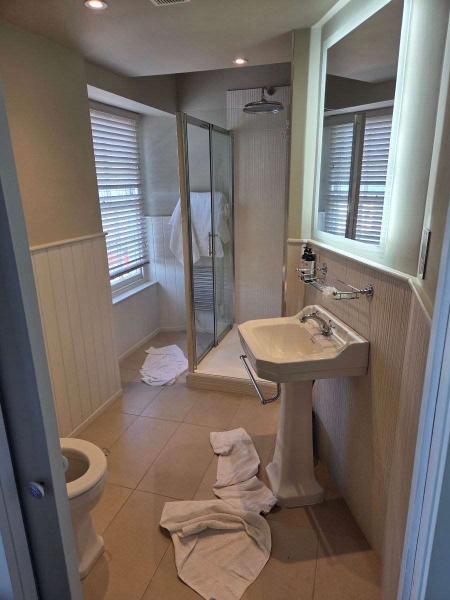 黄金海豚酒店-浴室