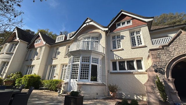 哈顿主教城堡酒店-旅行者