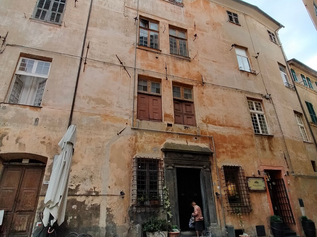 Gira Parasio-因佩里亚必去景点