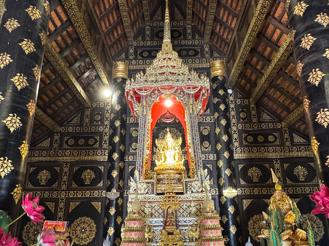 Wat Phiphat Mongkhon-童沙廉必去景点