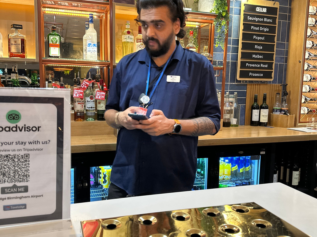 伯明翰机场旅屋酒店主图