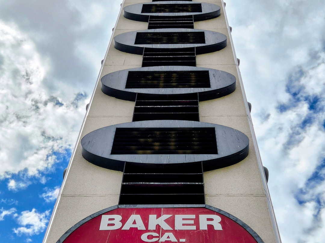 World's Tallest Thermometer-Baker必去景点