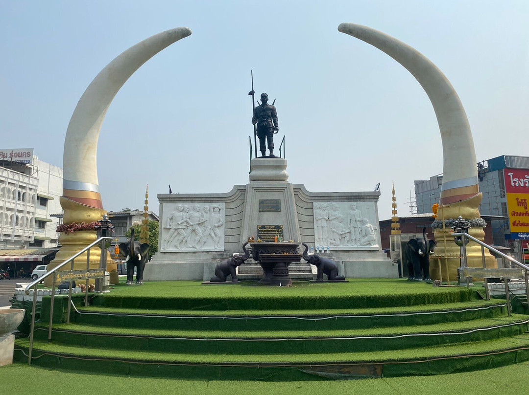 Phraya Surin Pakdee Srinarong Jangwang (Pum) Monument-素林必去景点