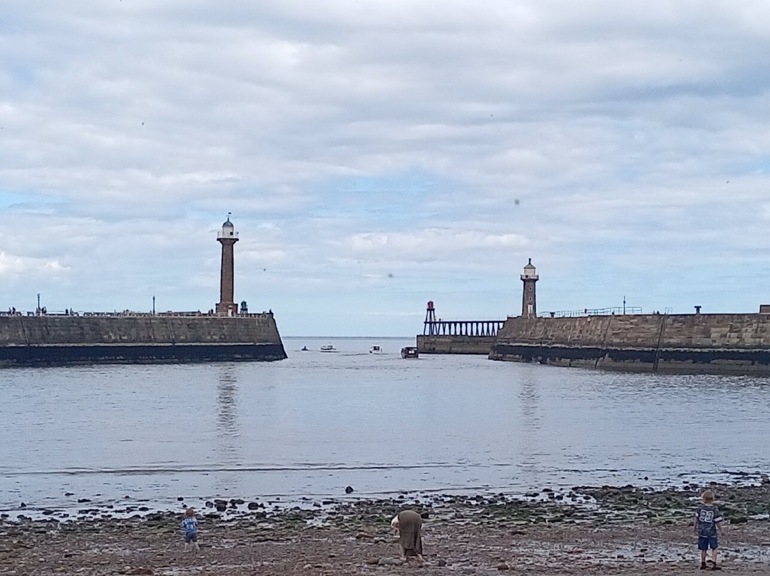 Whitby Beach-惠特比必去景点