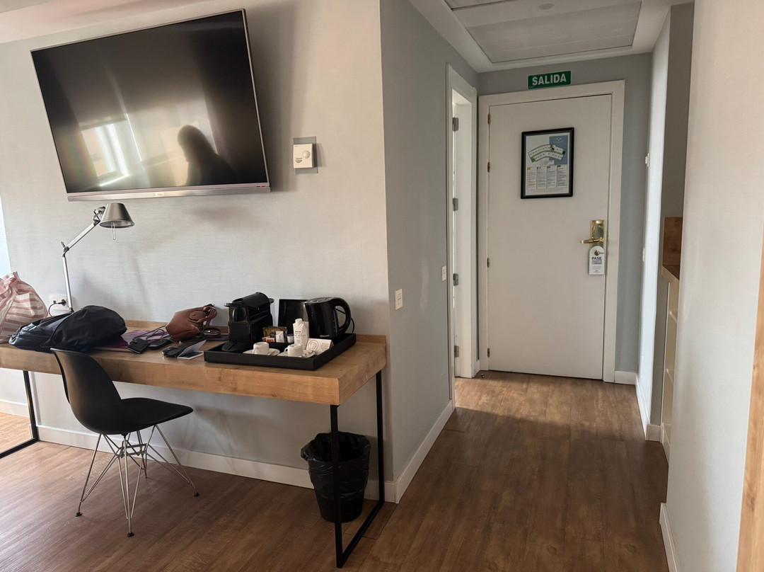 潘普洛纳特雷斯雷耶斯酒店主图