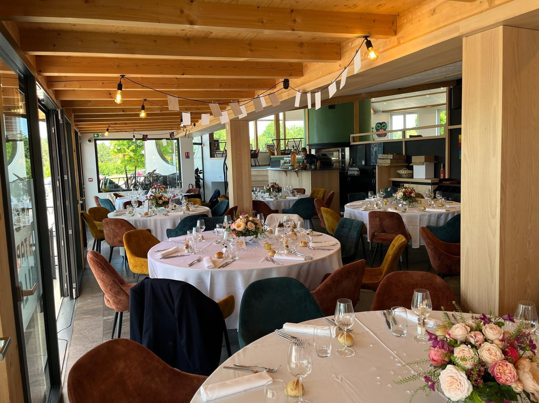 Les tables du lac