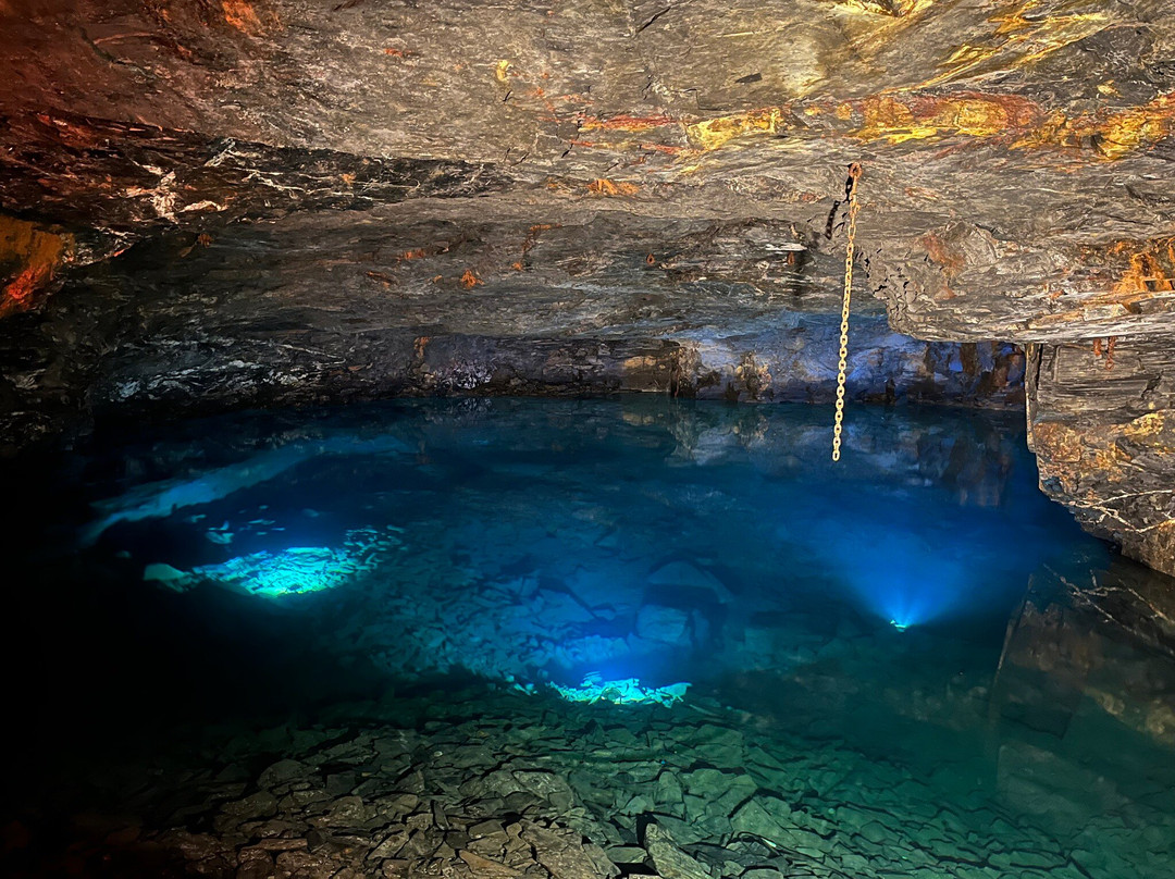 Carnglaze Caverns-利斯卡德必去景点