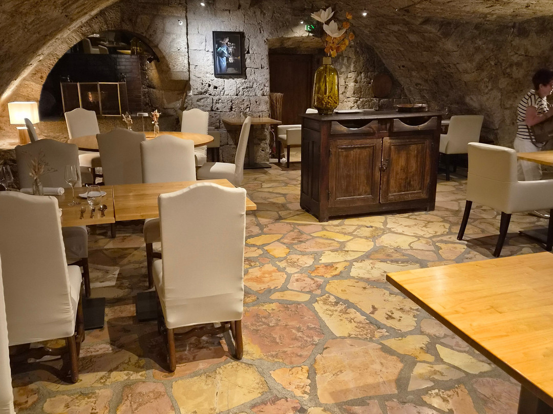 克雷塞尔城堡酒店主图