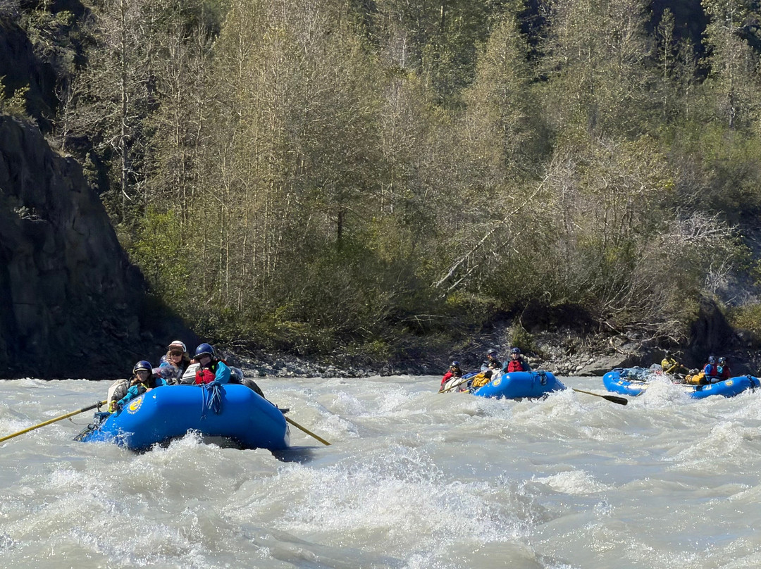Nahanni River Adventures & Canadian River Expeditions-Fort Simpson必去景点