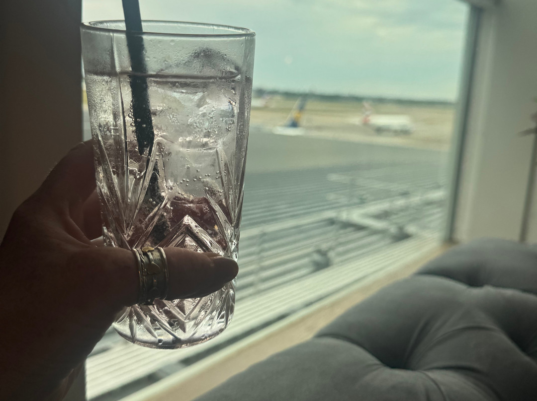 Clubrooms At Gatwick South Terminal-霍利必去景点