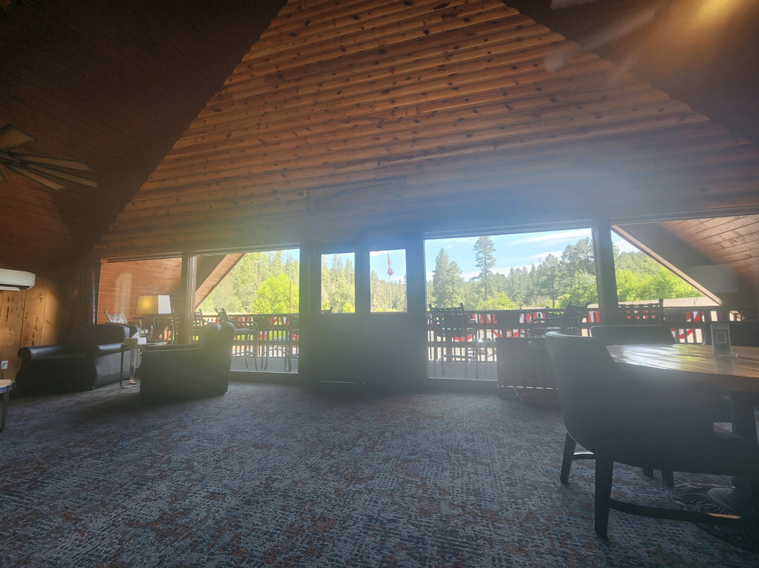 科尔牧场钻石山林小屋主图
