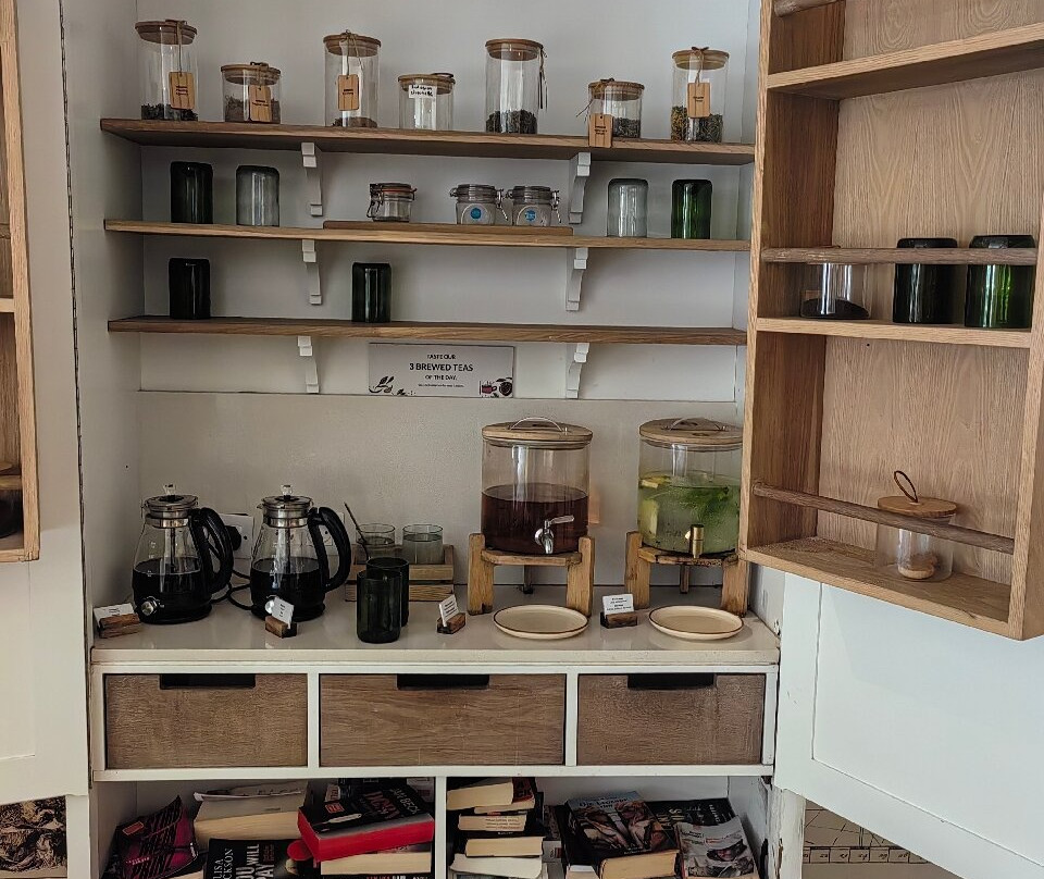 态度酒店-快乐周五主图