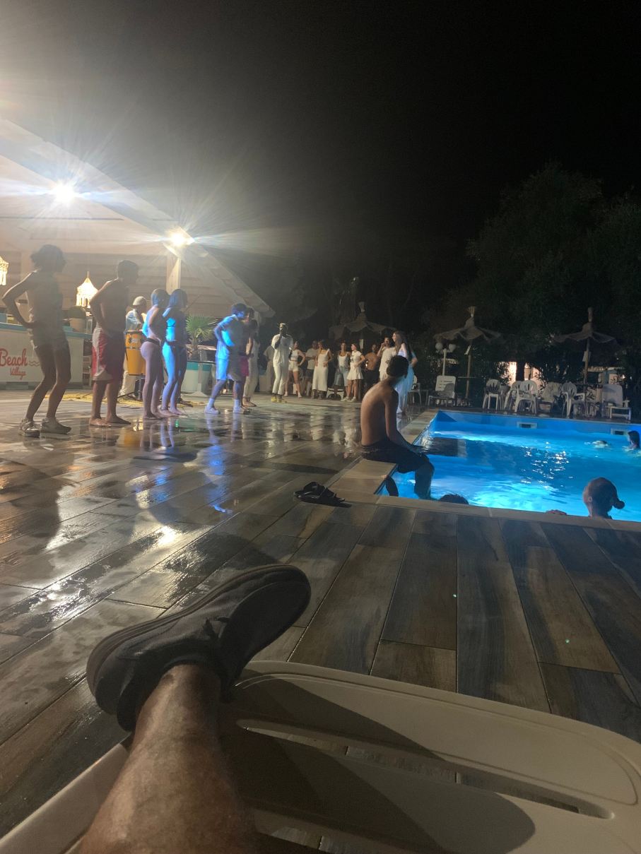 拉古纳海滩村庄酒店-旅行者