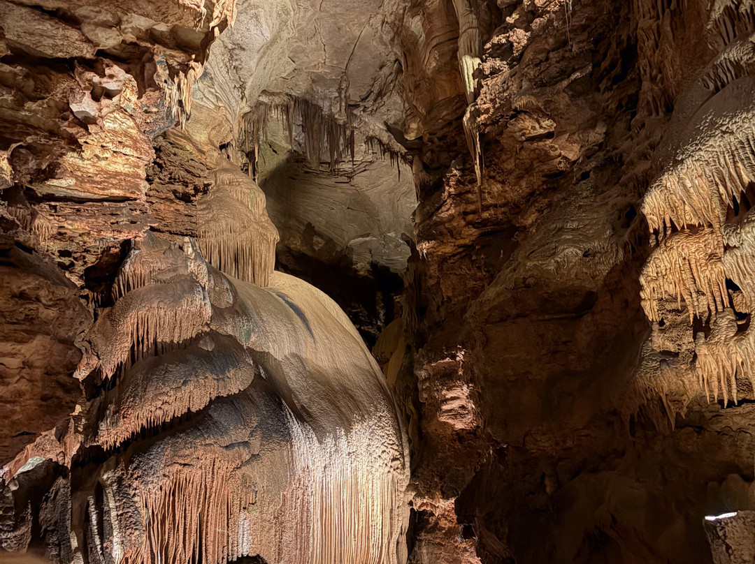 Talking Rocks Cavern-Branson West必去景点