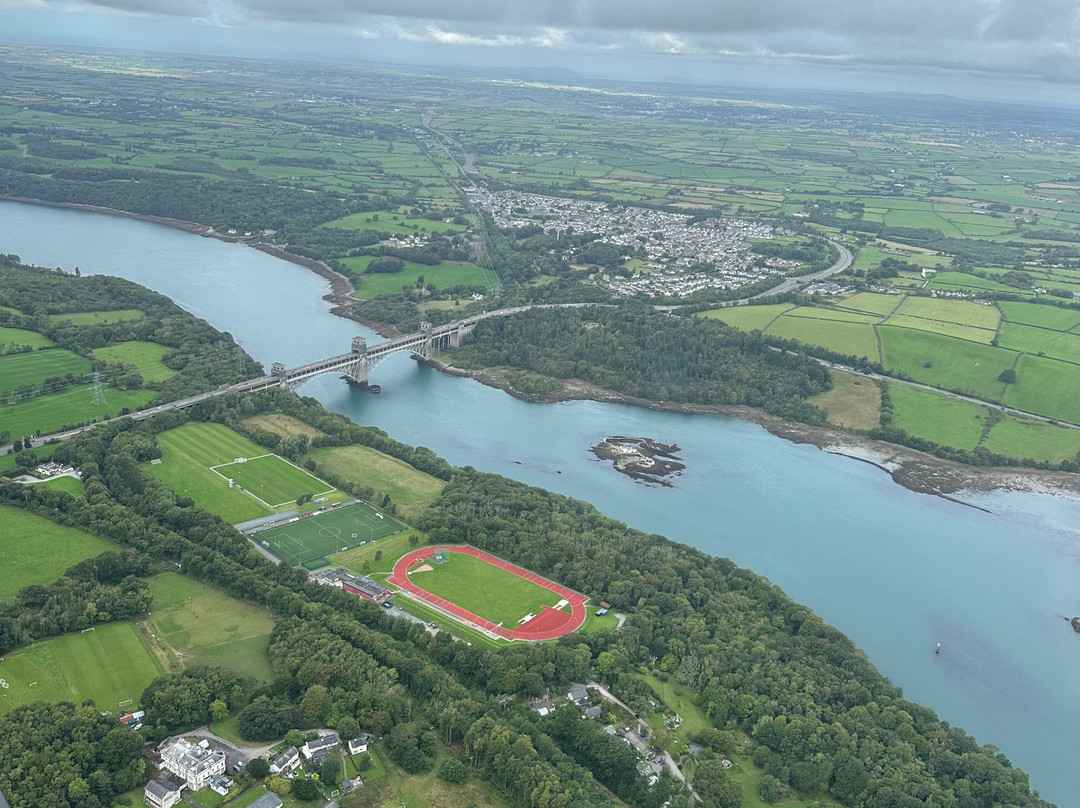 Caernarfon Airport Pleasure Flights-Dinas Dinlle必去景点