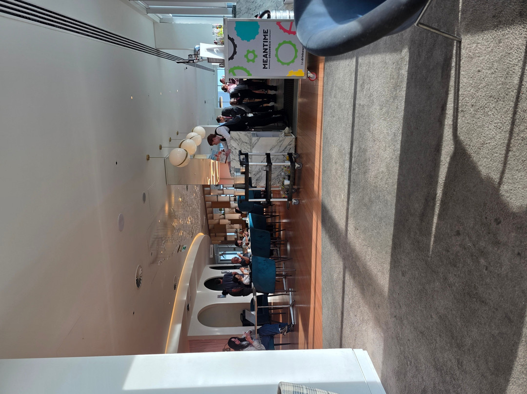 Plaza Premium Lounge Gatwick North Departures-霍利必去景点