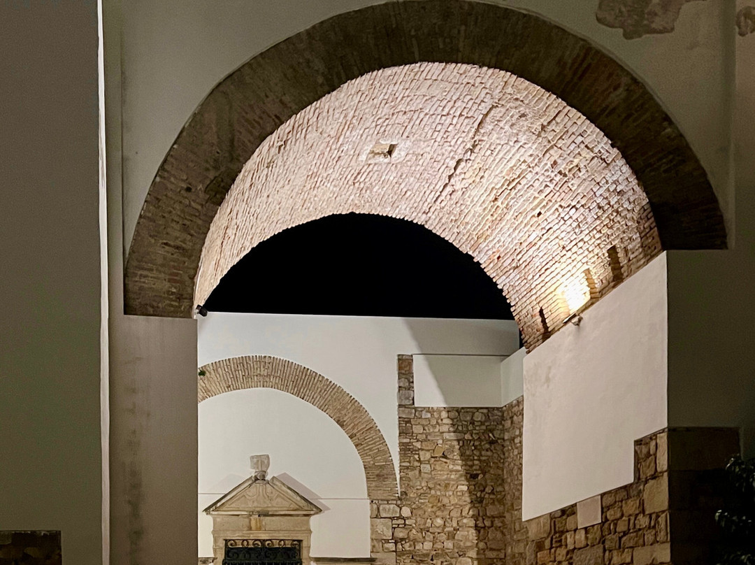 Arc of Repouso-法罗必去景点