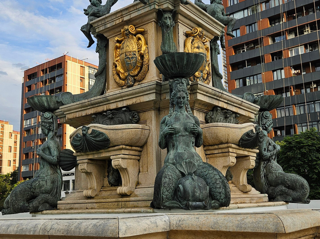 Neptune Fountain-巴统必去景点
