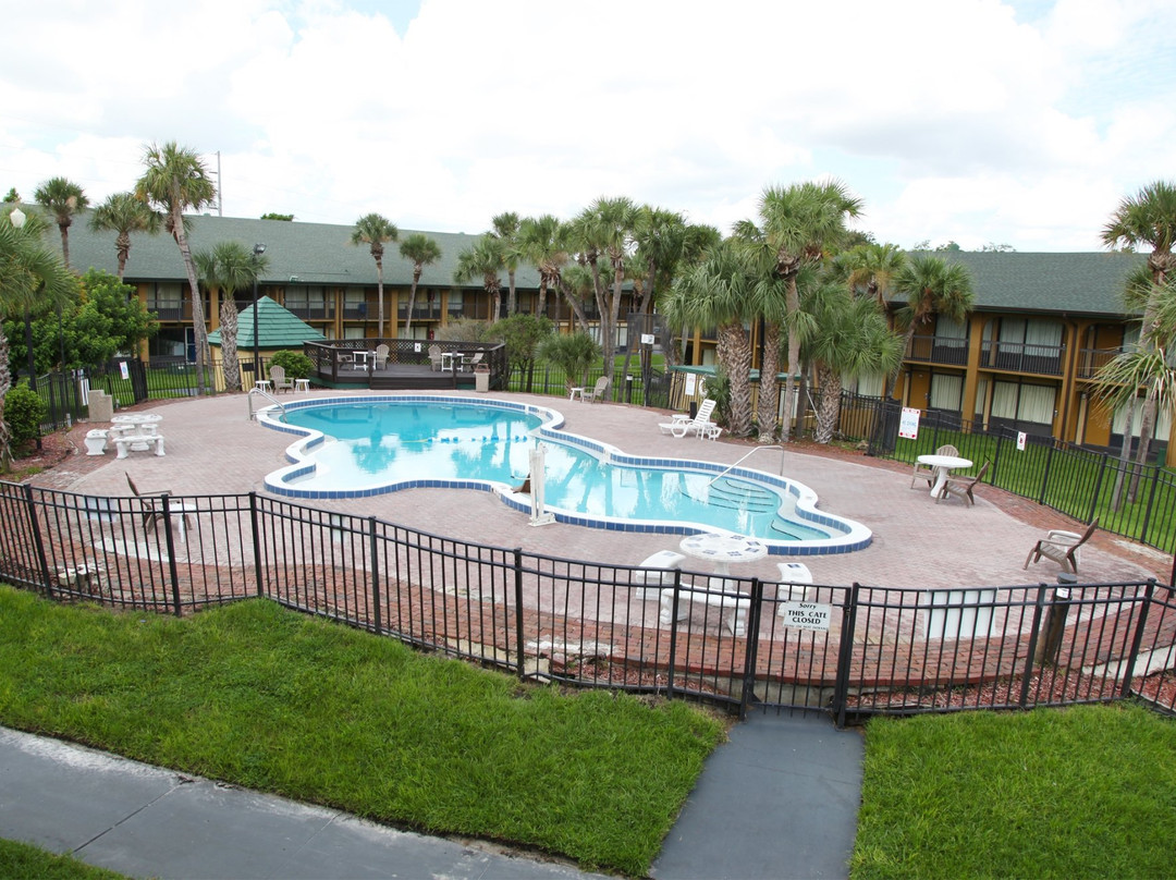 Fairvilla酒店住宿-Countryside Inn & Suites