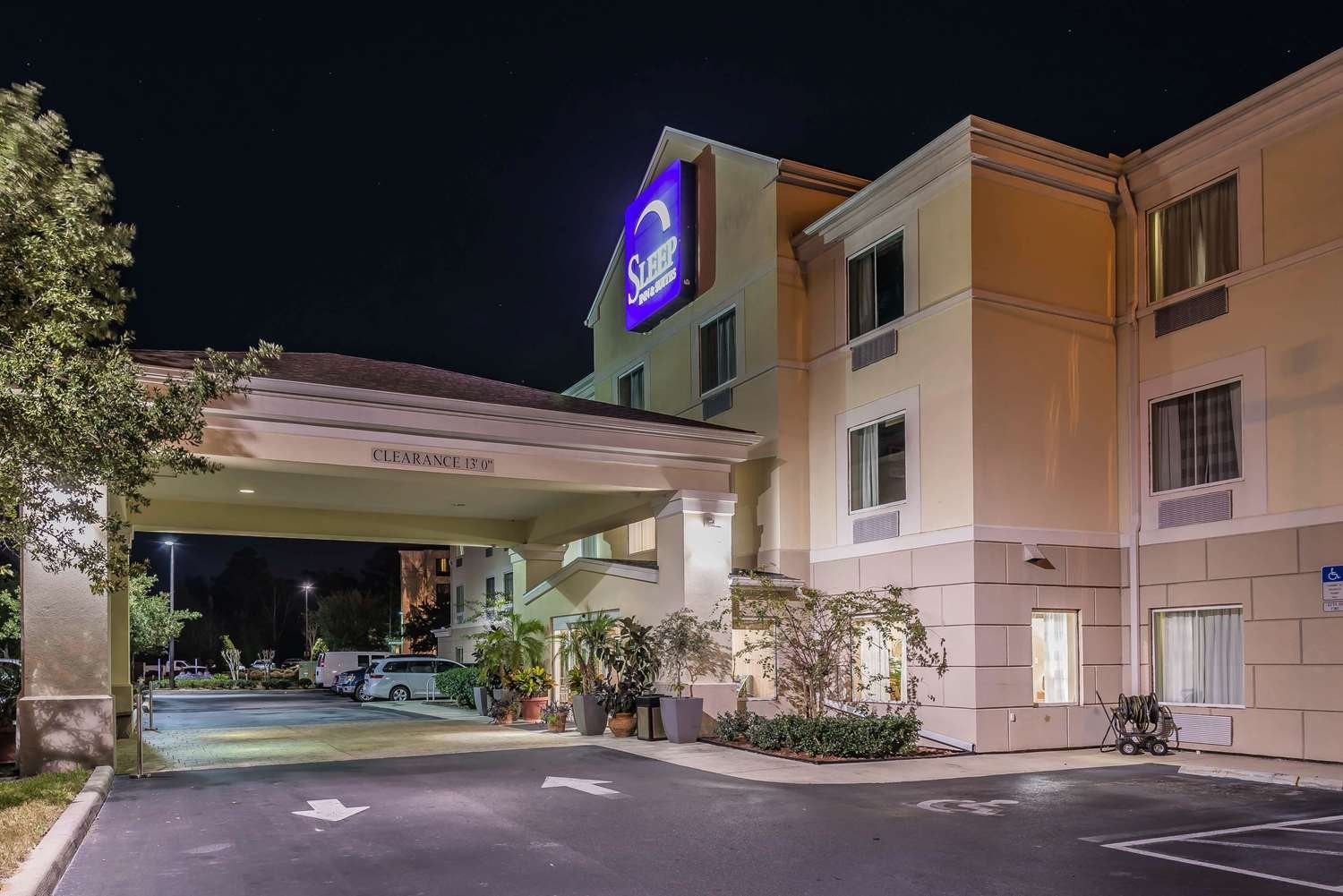 Sleep Inn & Suites University / Shands-官方
