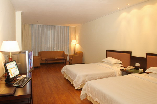 柏高·颂酒店(广州金融城车陂南地铁站店)主图