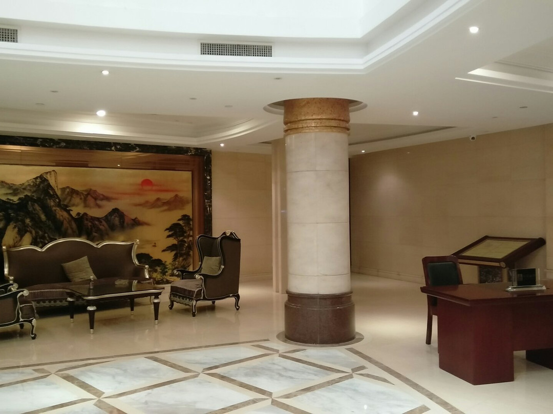 苍梧凤凰大酒店主图