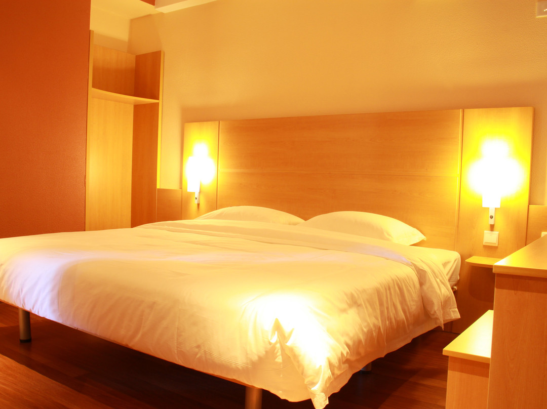 宜必恩酒店主图