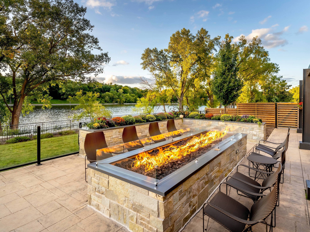 Courtyard Appleton Riverfront主图