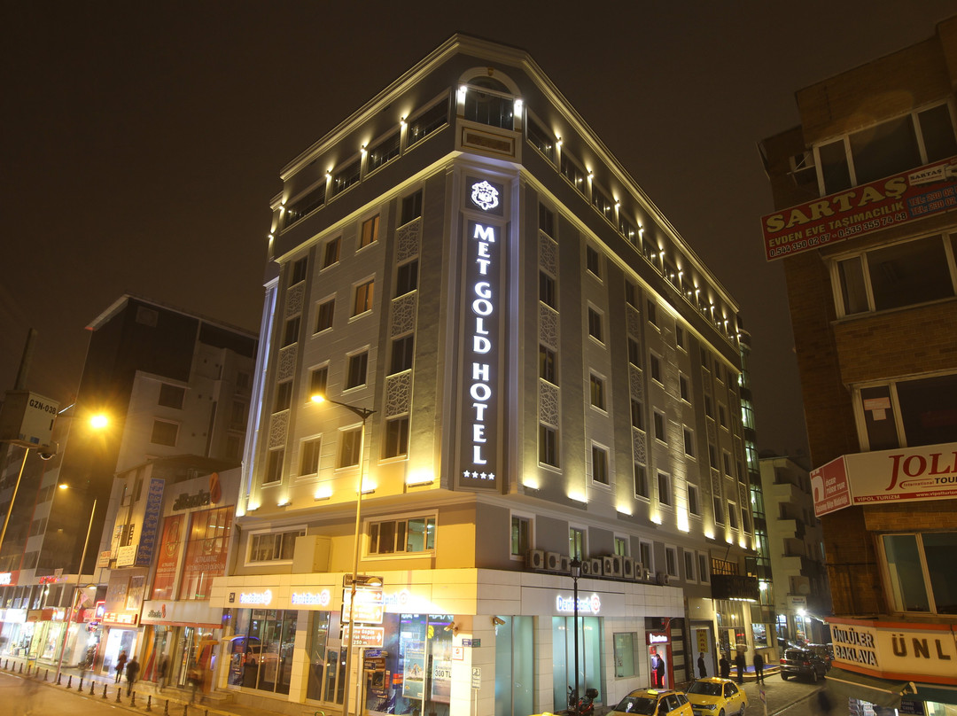 Met Gold Hotel