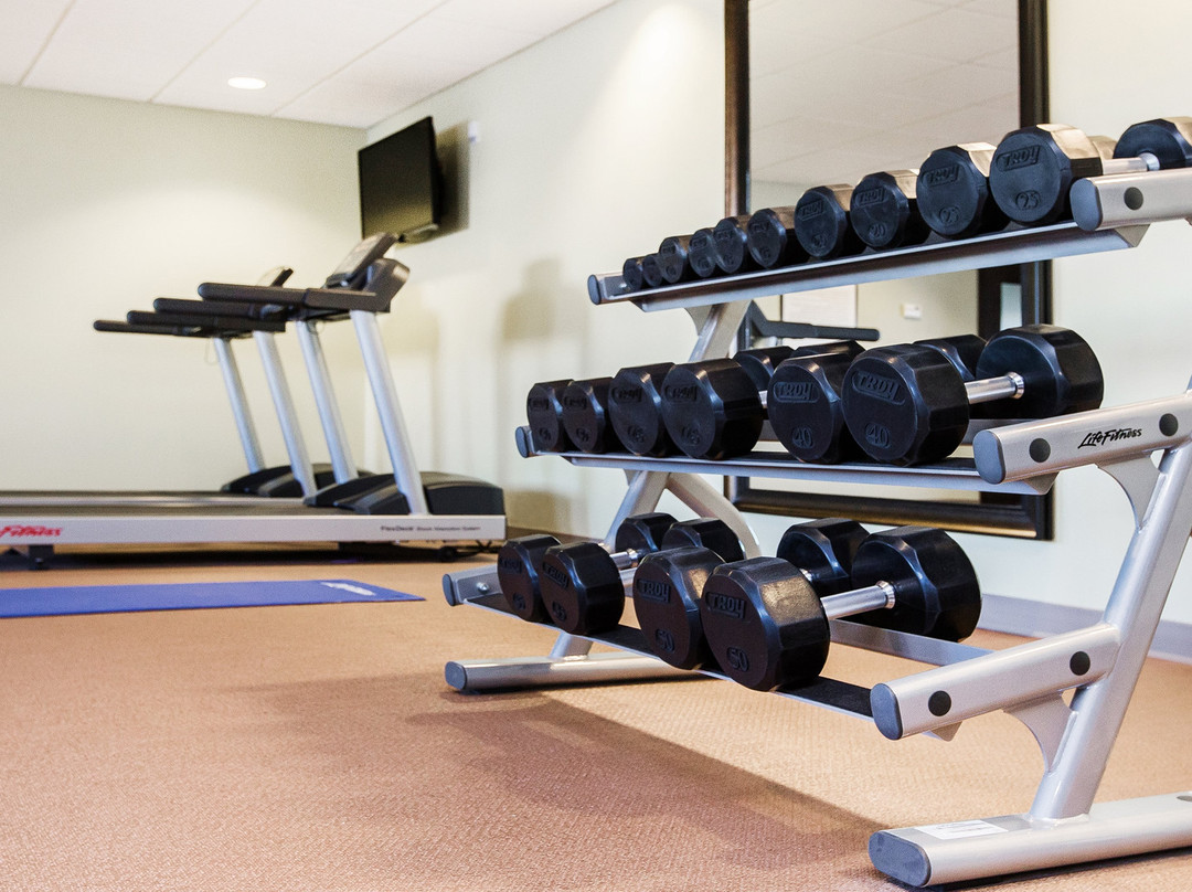 西埃德蒙顿驻桥套房酒店主图