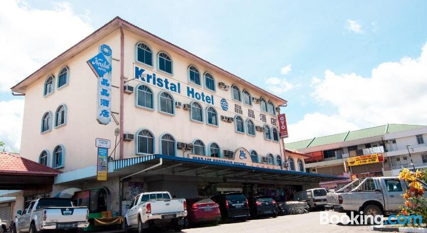 OYO 89577 Kristal Hotel