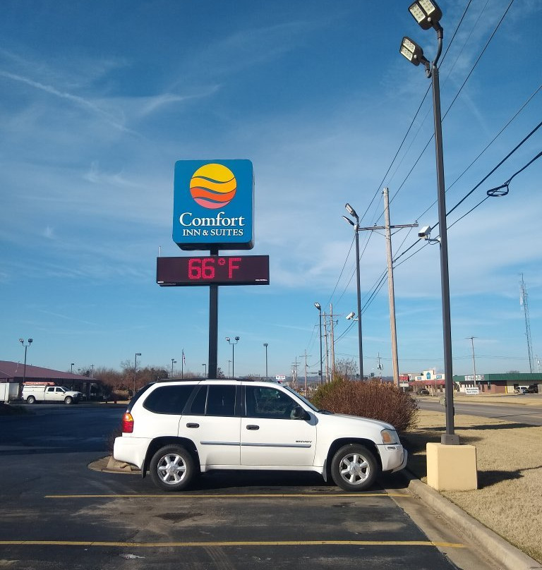 Comfort Inn & Suites Russellville I-40主图