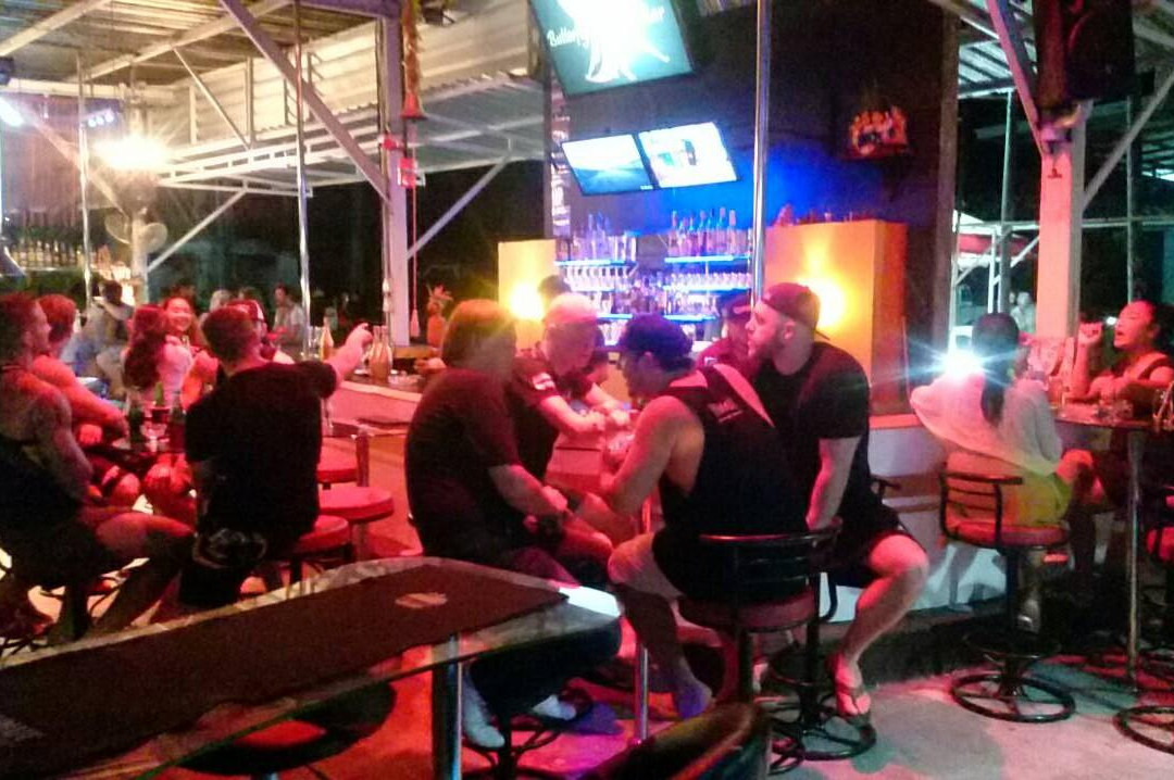 珊瑚岛旅游景点-Butterfly Bar Laguna Plaza