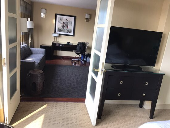 东拉瓜迪亚喜来登酒店主图