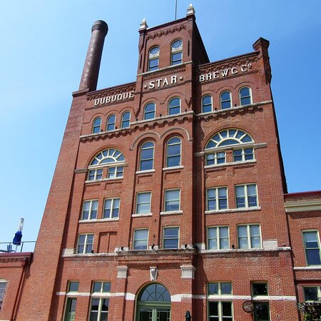 Stone Cliff Winery-迪比克必去景点
