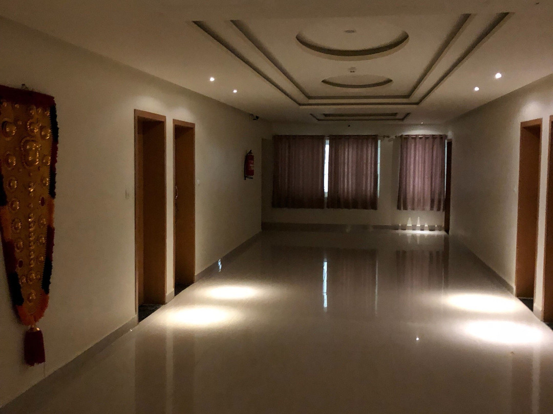 The Grand White Palace主图