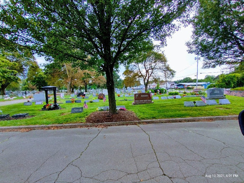 Erie Trinity Cemetery-伊利必去景点