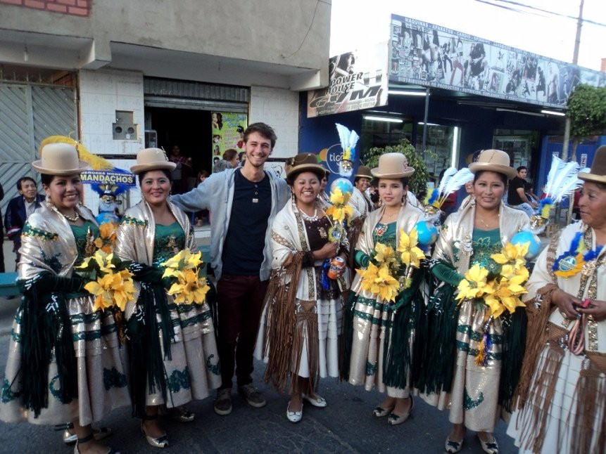 Escuela Carmen Vega-科恰班巴必去景点
