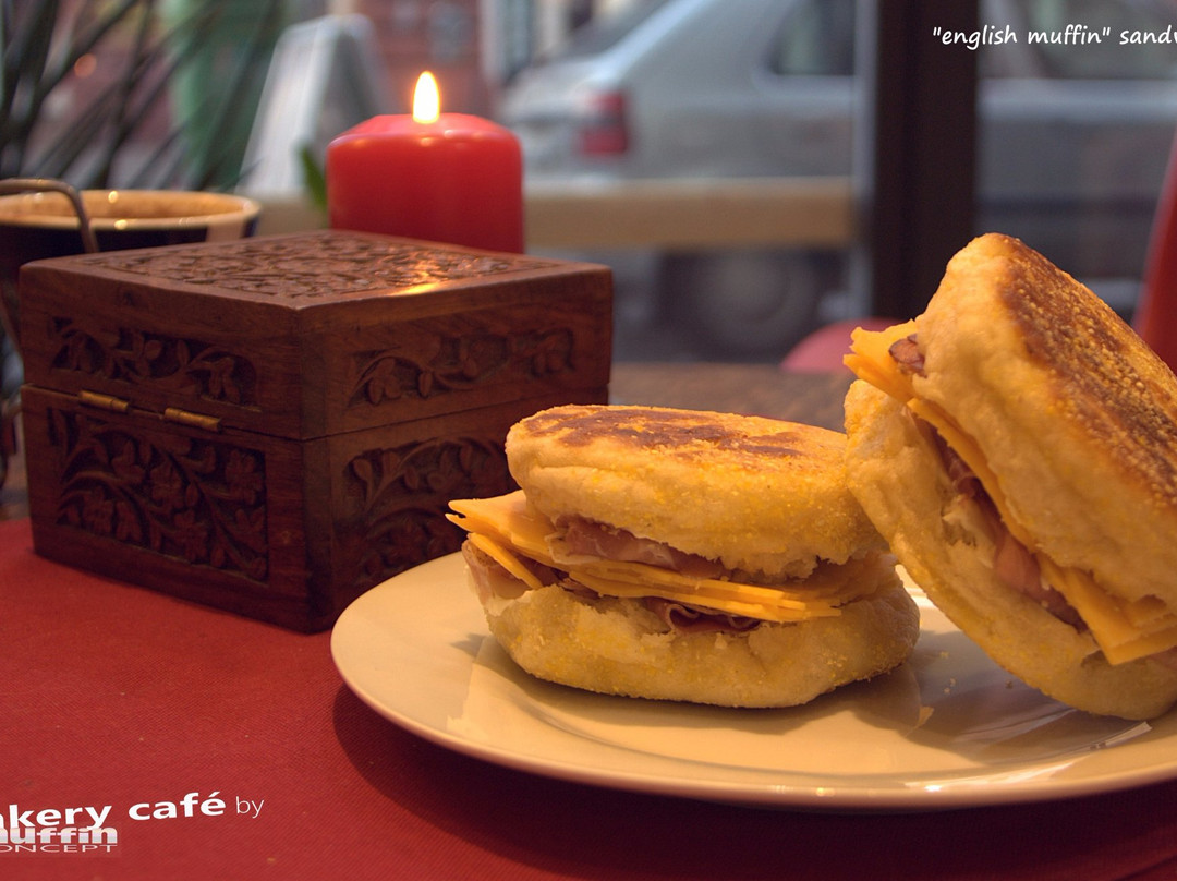 Bakery Cafe By "muffin Concept"