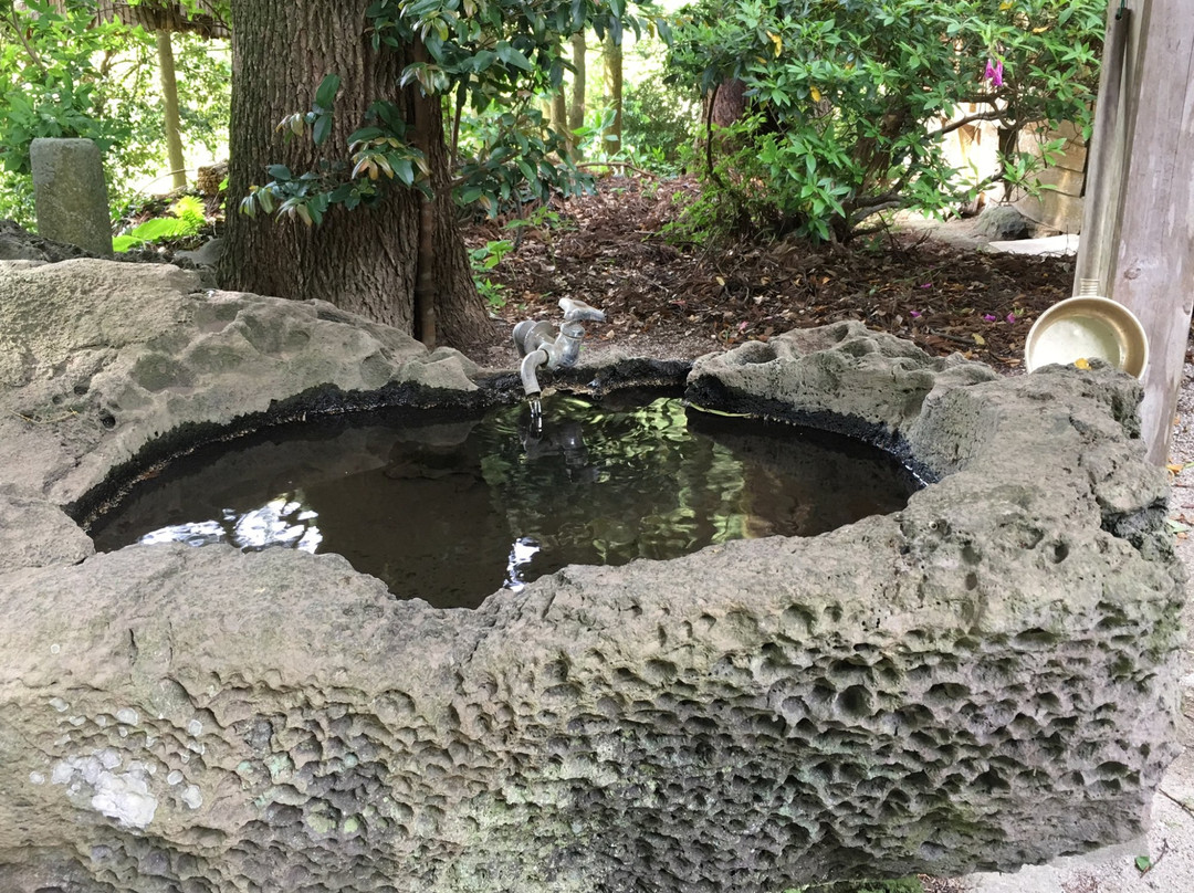 Shiraki Shrine景点图片