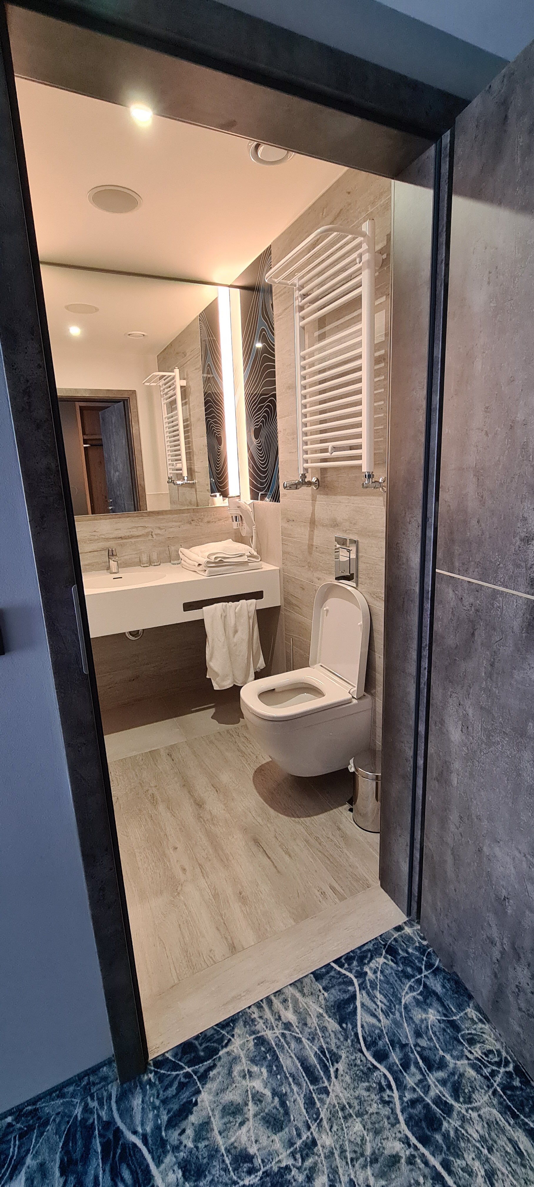 宜必思尚品新塔尔格酒店-浴室