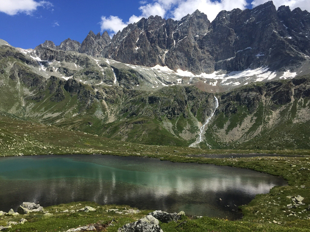 Lago di Cignana景点图片