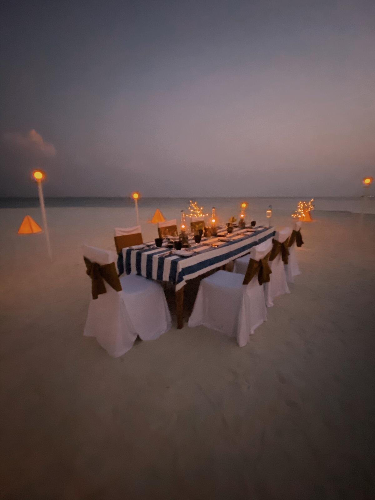 Kudadoo Maldives Private Island by Hurawalhi-餐饮