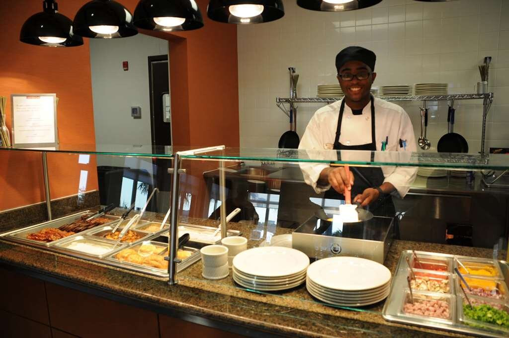 亚特兰大南麦克多诺希尔顿花园酒店主图