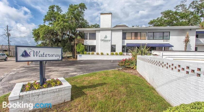 Waterway Lodge by Carolina Retreats