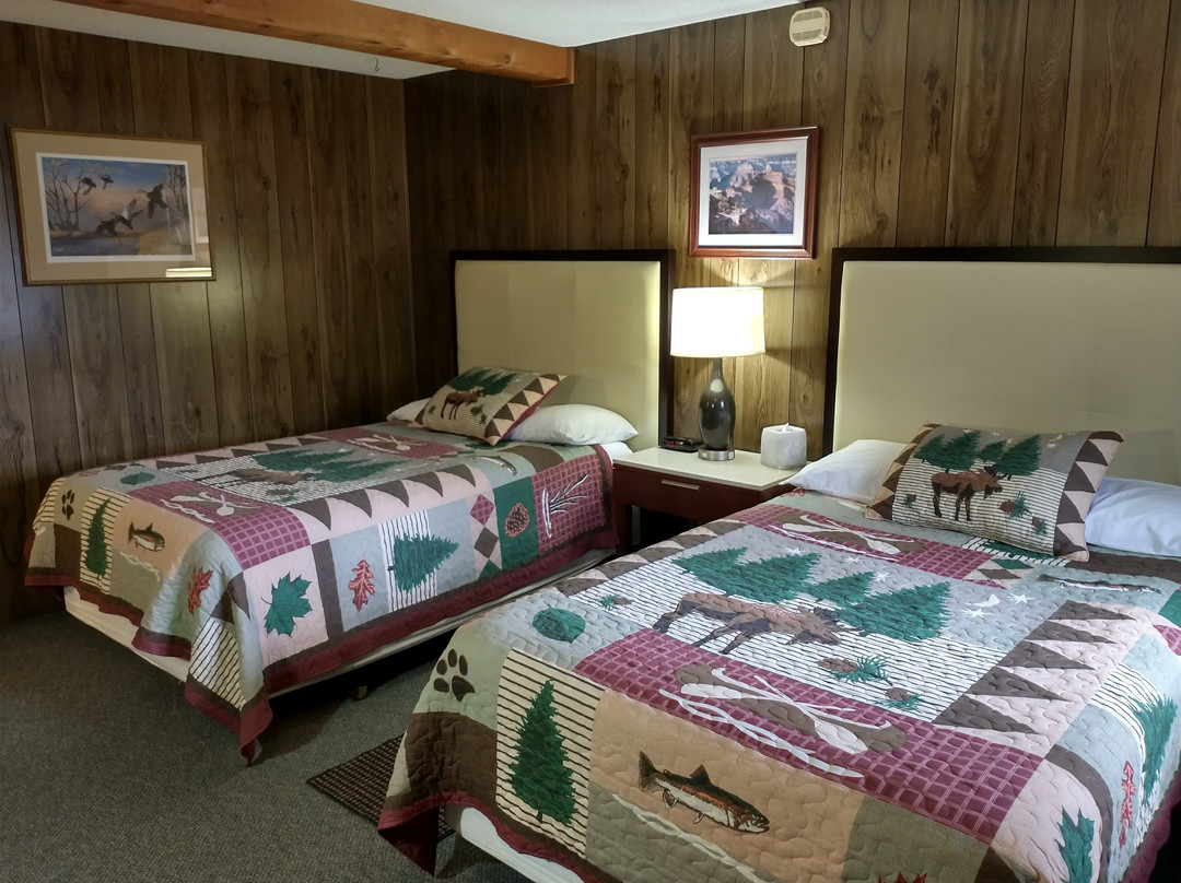 Pickerel餐馆和美食-The Trailside Inn & Longshots Tavern