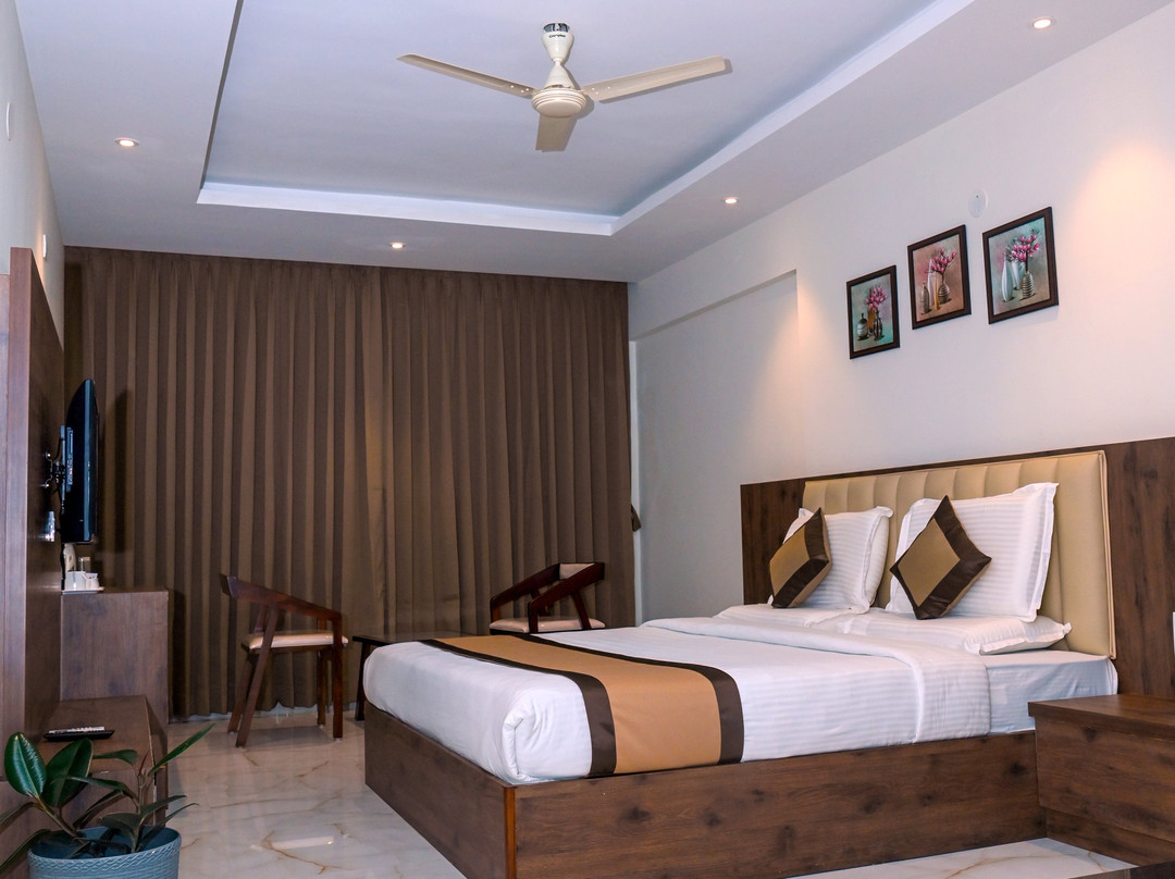 Adyar Plaza Inn By Rak Rooms主图