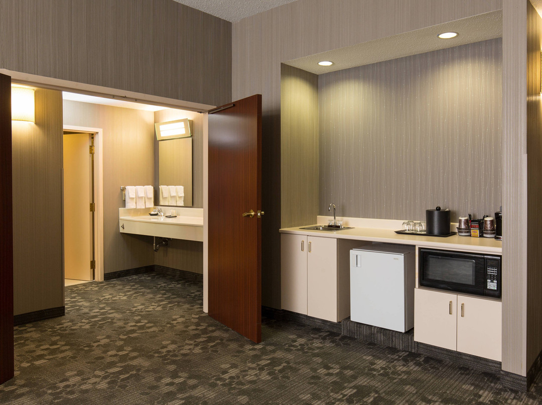 Courtyard by Marriott Kansas City East/Blue Springs主图