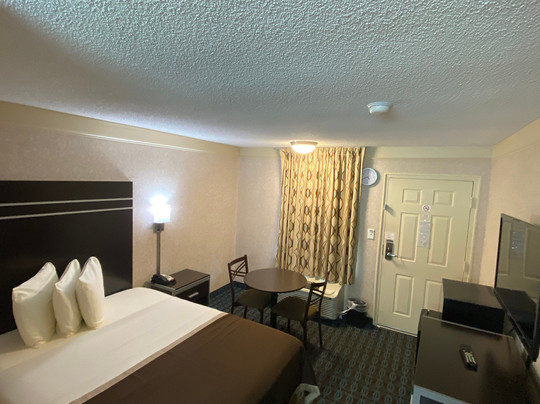 Deluxe Inn Fayetteville主图